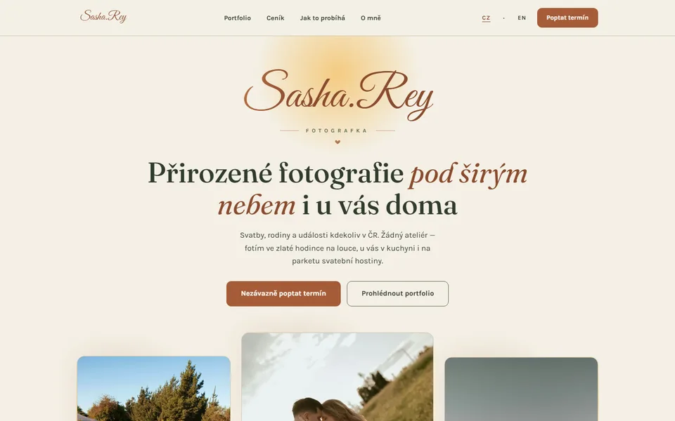 Úvodní obrazovka návrhu webu fotografky Sasha Rey